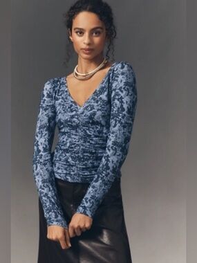 Pilcro Long Sleeve Cinched V-Neck Top - Blue Floral - sz Small - NWT